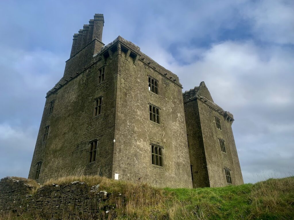 Glinsk Castle: A Seventeenth-Century Tower House in County Galway 1 Glinsk Castle