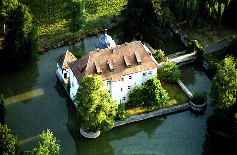 Schloss Kleinbardorf: A Renaissance Castle in Bavaria