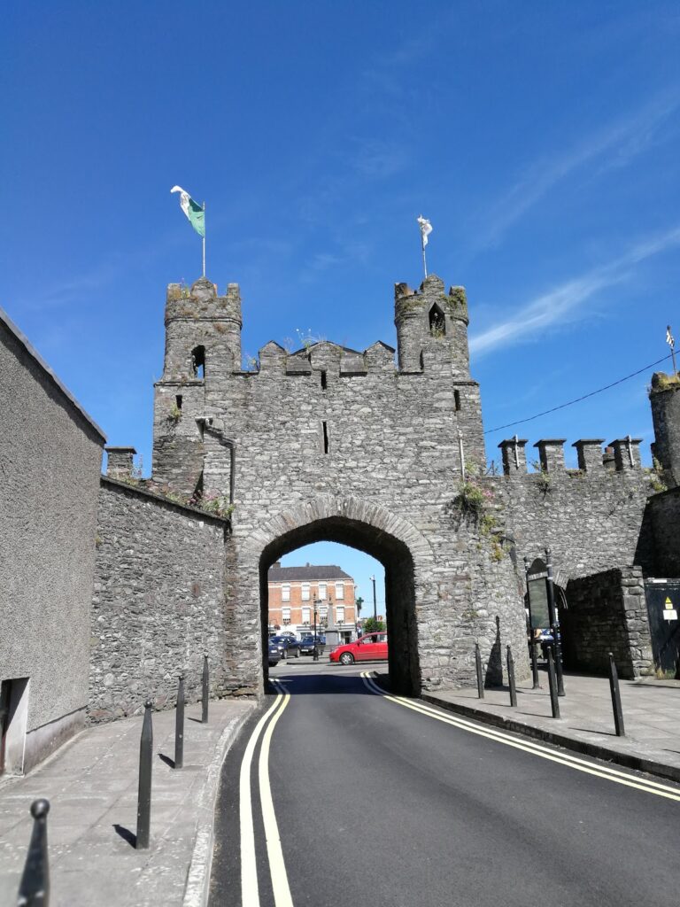 Macroom Castle: Fortress and Residence of the Lords of Muskerry 3 Macroom Castle
