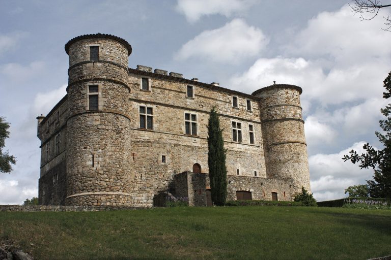 Le Castellas of Saint-Bonnet-de-Salendrinque: a Medieval Fortified Castle
