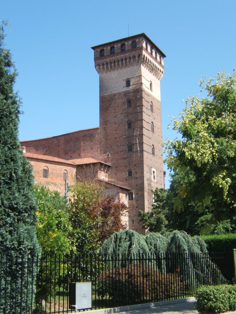 Castello di Rovasenda: A Medieval Fortified Castle in Italy