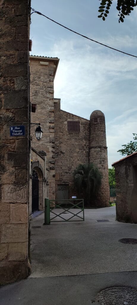 Château de Bélarga: A Fortified Castle and River Crossing in France 1 Château de Bélarga