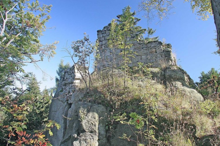 Karlsfried: A Medieval Fortified Customs Castle in Germany