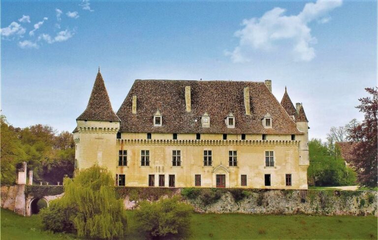 Château de la Gaubertie: A Historic Château in France