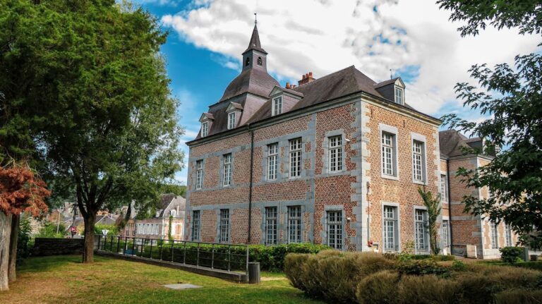 Château des Comtes de Bryas: A Historic Château in Fumay, France