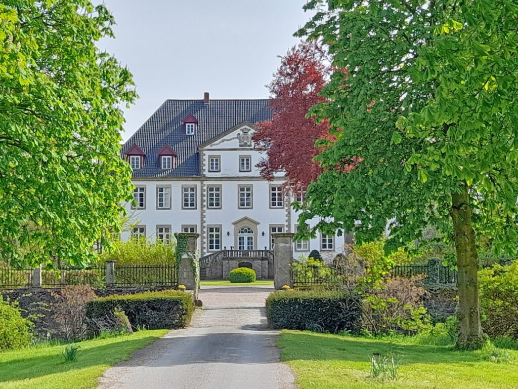 Schloss Bruche: A Moated Noble Residence in Melle, Germany 2 Schloss Bruche