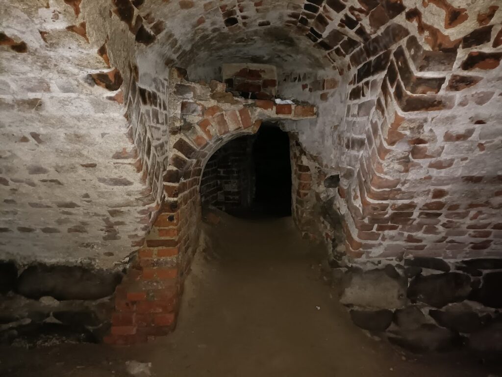 Pokrzywno Castle