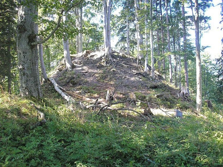 Burg Ettensberg: A Medieval Castle Ruin in Germany