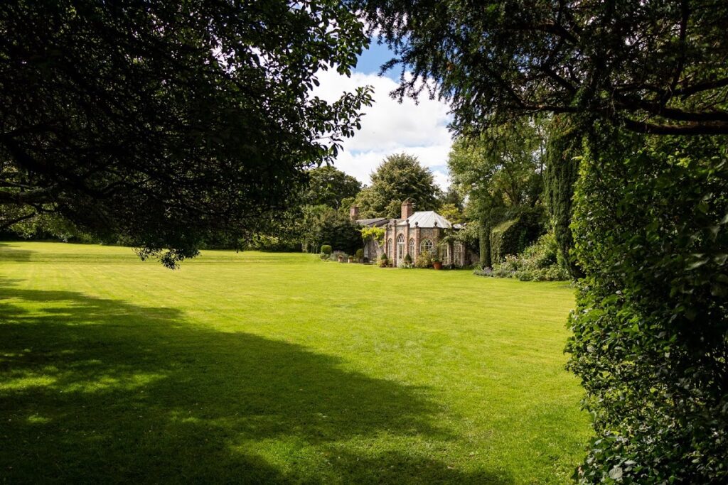 Leixlip Castle: A Norman Castle and Longstanding Residence in Ireland 2 Leixlip Castle