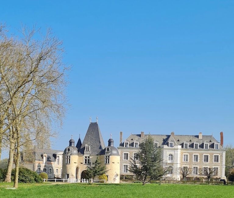 Château de la Grandière: A Historic Family Residence in France