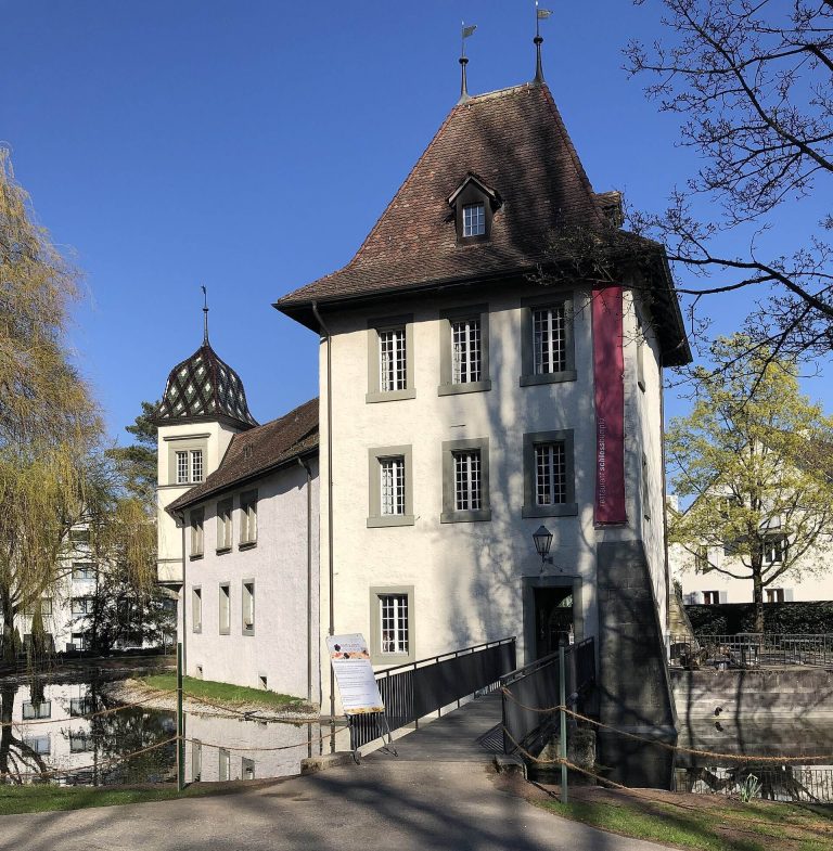 Old Castle Bümpliz: A Medieval Estate and Castle in Switzerland
