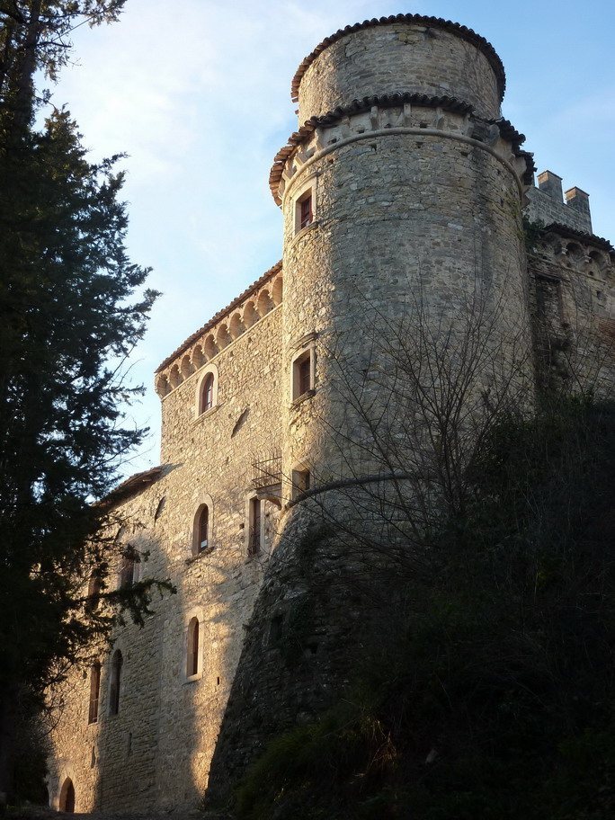 Carbonana Castle: A Medieval Fortress in Italy 2 Carbonana Castle