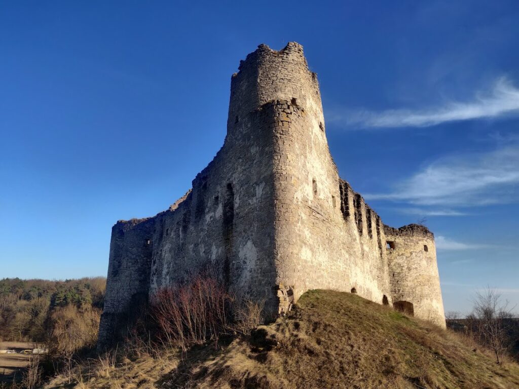 Sydoriv Castle: A Defensive and Residential Fortress in Ukraine 1 Sydoriv Castle
