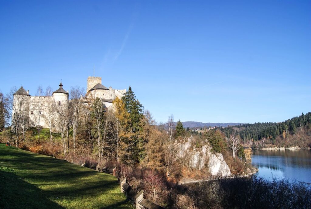 Niedzica Castle: A Medieval Frontier Fortress in Poland 3 Niedzica Castle