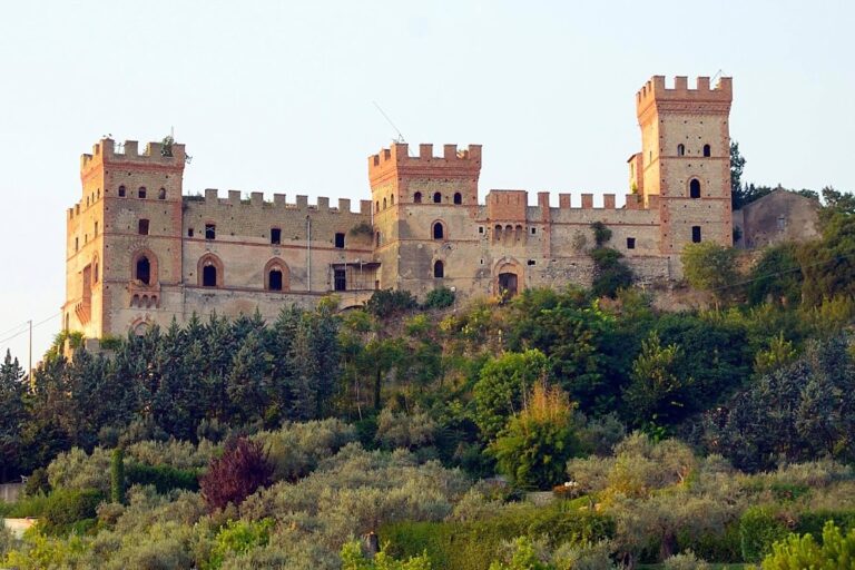Castelluccio: Medieval Castle of Battipaglia