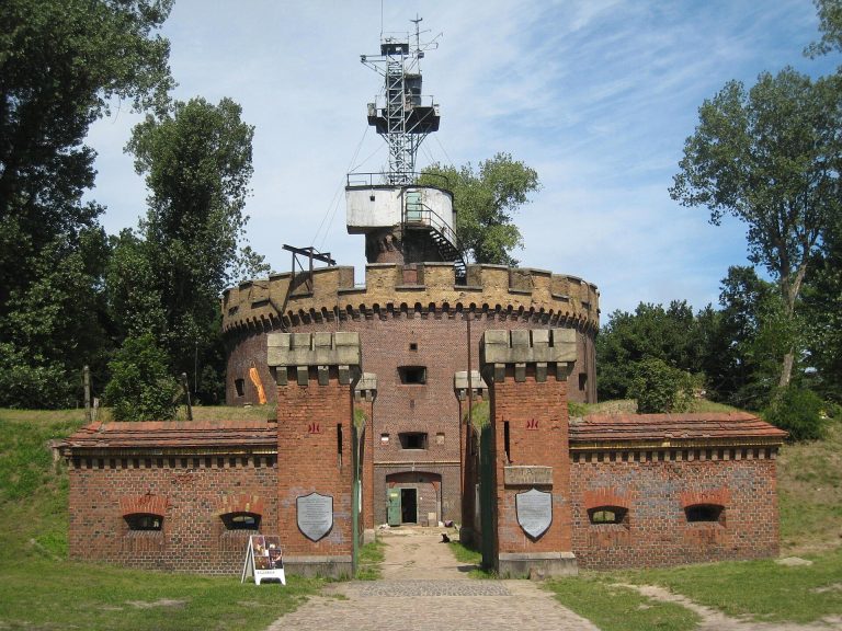 Świnoujście Fortress: A Prussian Coastal Fortification Complex in Poland