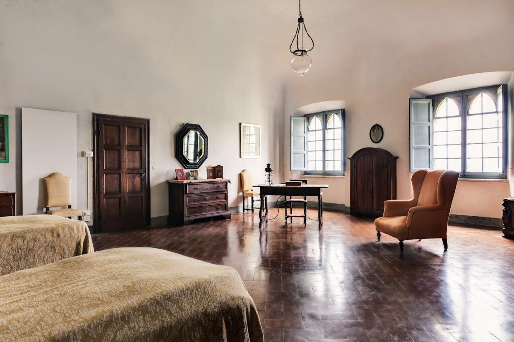 Malaspina Castle: A Medieval Fortress and Renaissance Court in Italy 2 Malaspina Castle