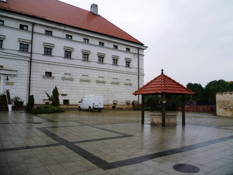 Sandomierz Castle: A Royal Fortress and Renaissance Residence in Poland