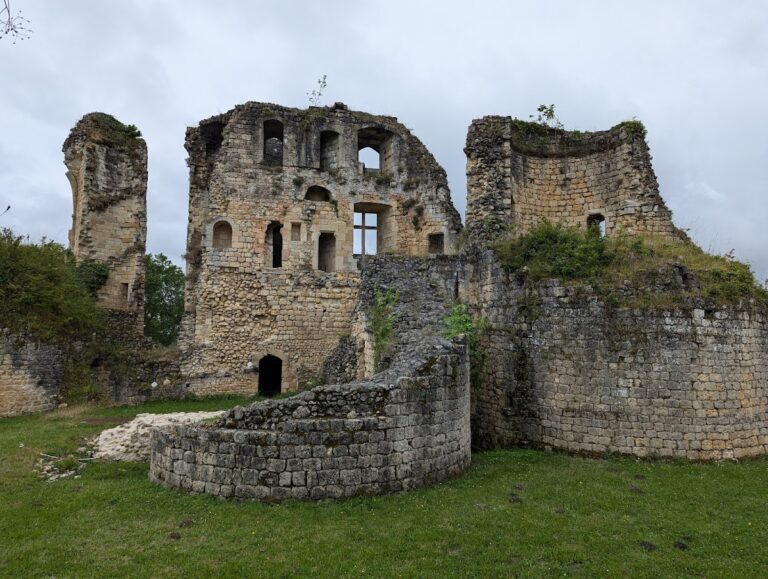 Château de Blanquefort: A Medieval Fortress in France