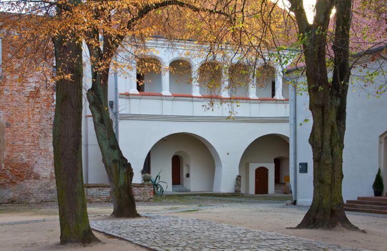 Krosno Odrzańskie Castle: A Medieval Piast Residence and Fortress in Poland