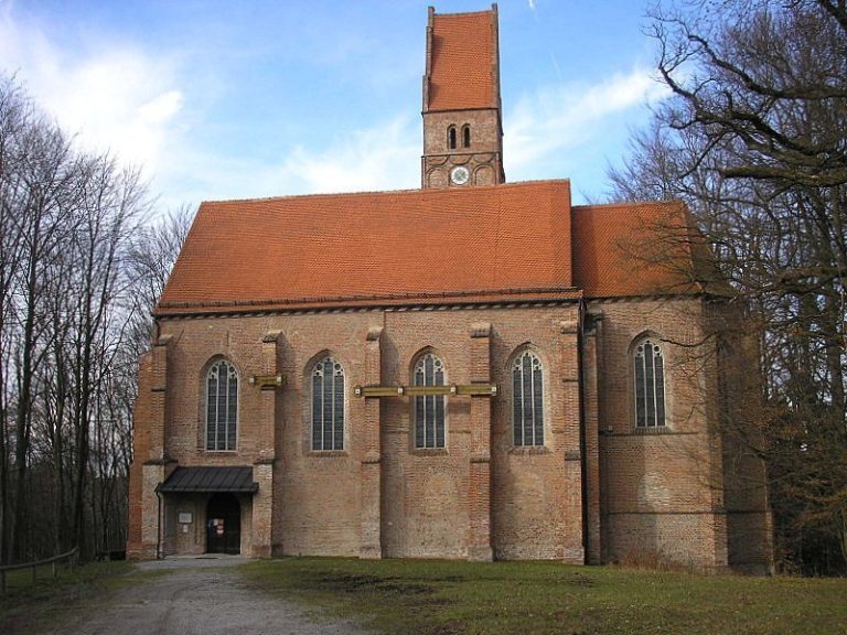 Burg Wittelsbach: Ancestral Castle of the Wittelsbach Dynasty in Germany