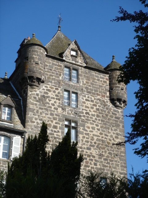 Comblat-le-Château: A Medieval Castle Complex in France