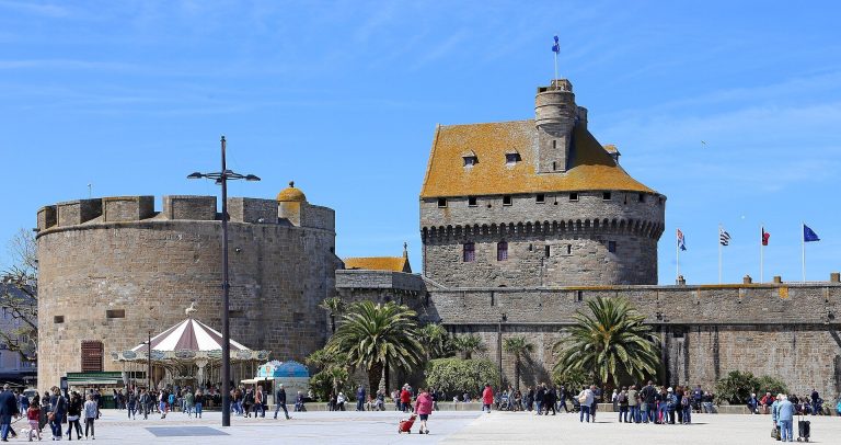 Saint Malo Castle: A Medieval Fortress and Civic Complex in France