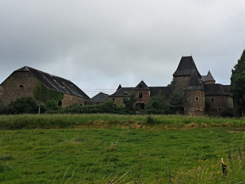 Chateau-ferme de Wartet: A Mosan Castle Farm in Belgium 1 Chateau-ferme de Wartet