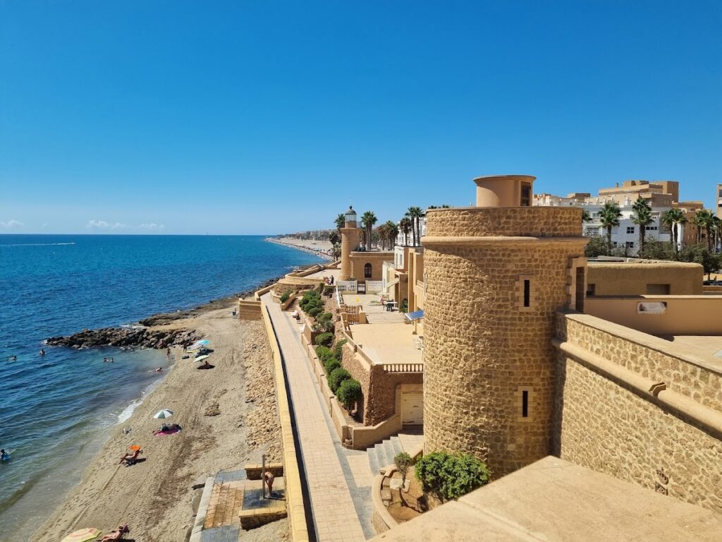 Castillo de Santa Ana: A Coastal Fortification in Roquetas de Mar, Spain 1 Castillo de Santa Ana