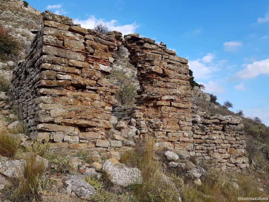 Mouchli Castle: A Byzantine Frontier Fortress in Greece 2 Mouchli Castle