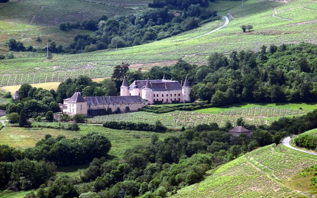 Château de Varennes: A Former Fortified Castle in France 2 Château de Varennes