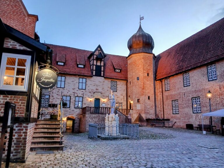 Burg Bederkesa: A Medieval Castle and Early-Modern Palace in Germany