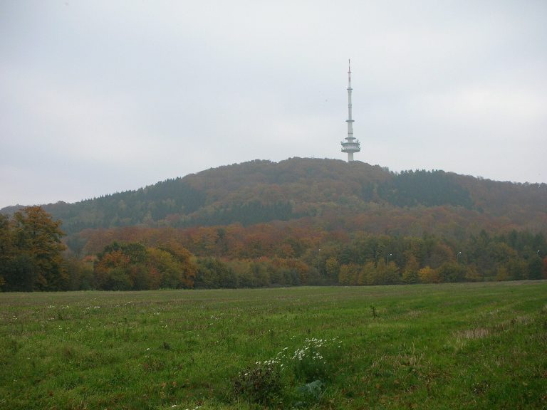 Hünenburg bei Bielefeld: Iron Age Refuge Fortress and Telecommunications Site