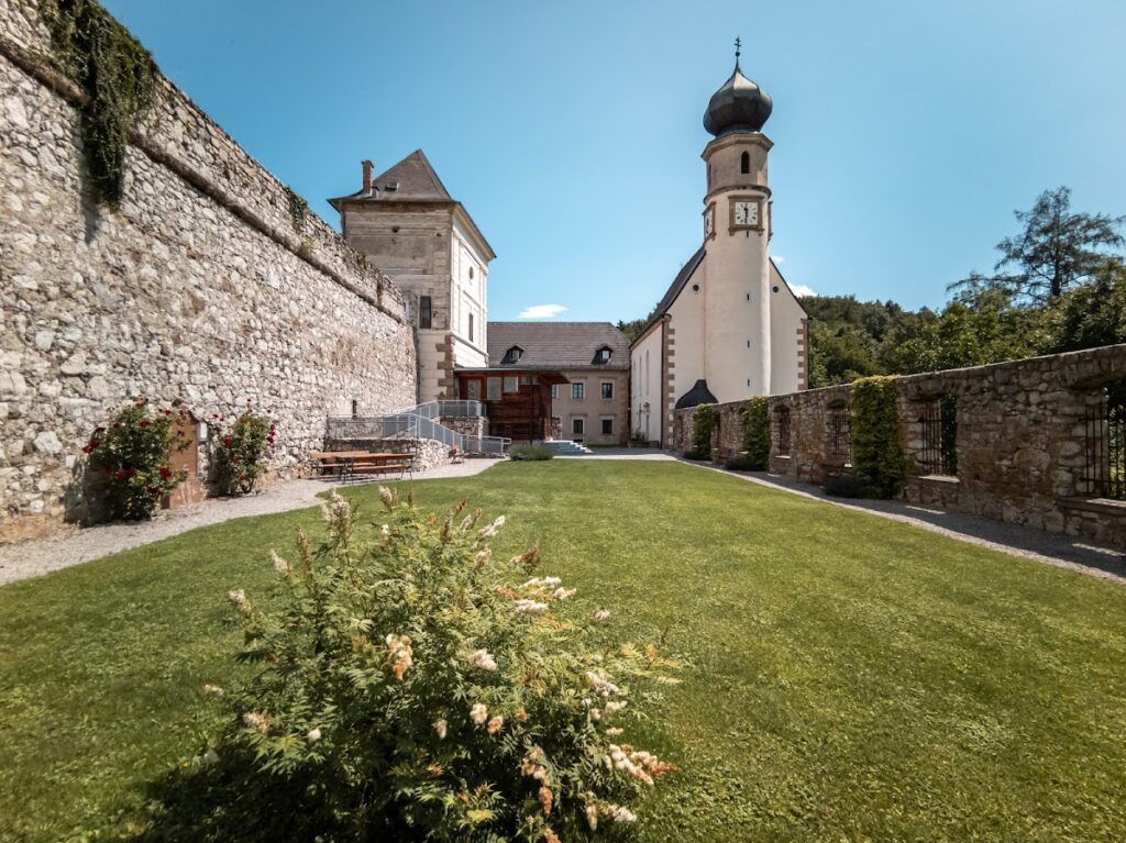 Burg Neuhaus: A Fortified Castle in Austria 2 Burg Neuhaus