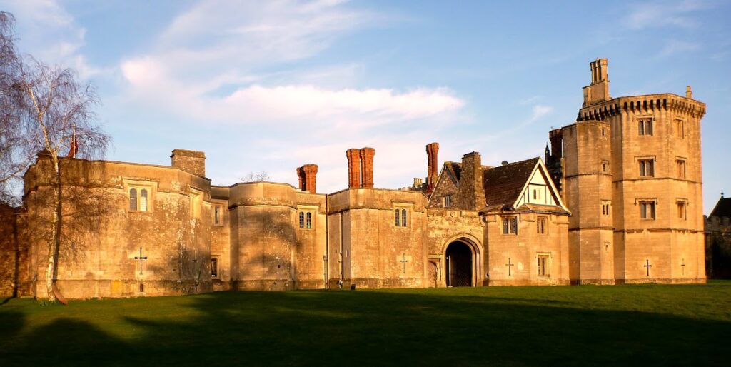 Thornbury Castle: An Early Tudor Castellated Residence in England 1 Thornbury Castle