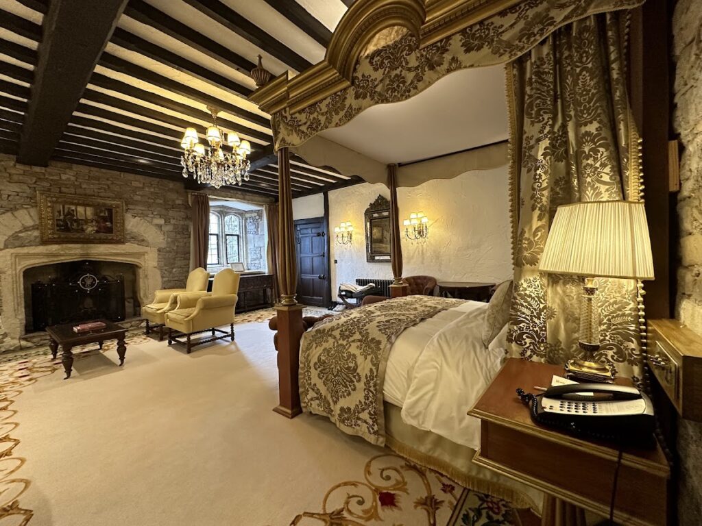 Thornbury Castle: An Early Tudor Castellated Residence in England 2 Thornbury Castle