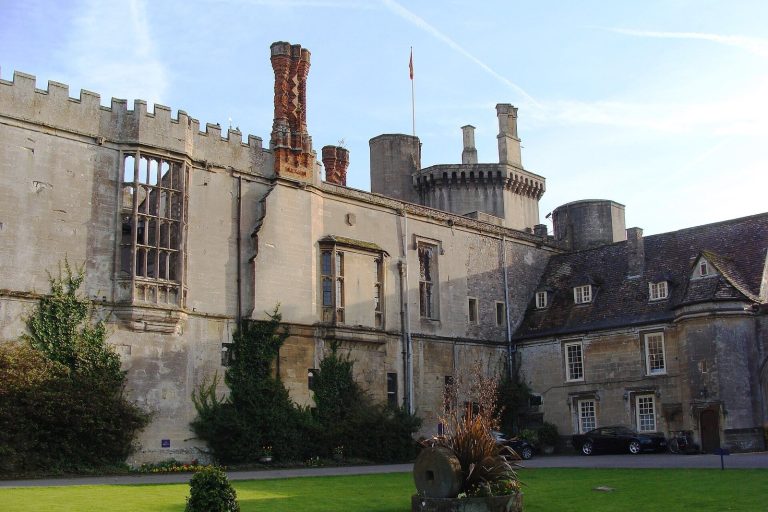 Thornbury Castle: An Early Tudor Castellated Residence in England