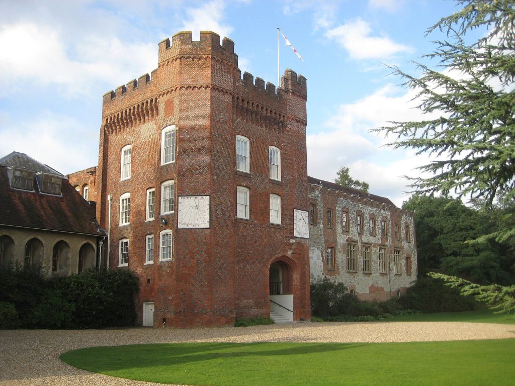Farnham Castle: A Bishops of Winchester Residence and Stone Fortress 2 Farnham Castle