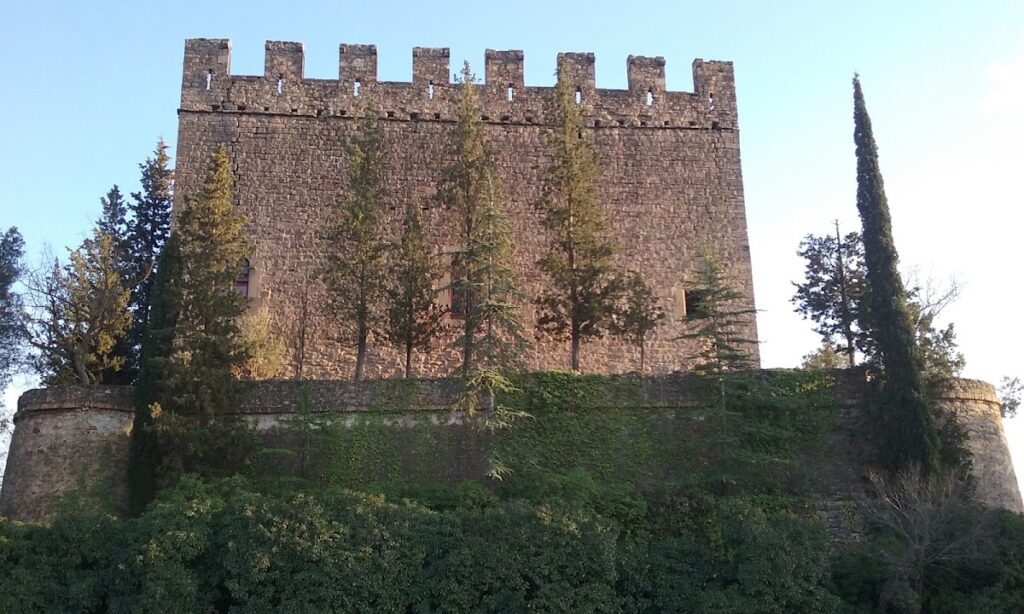 Castell de Balsareny: A Medieval Fortress above the Llobregat River 4 Castell de Balsareny