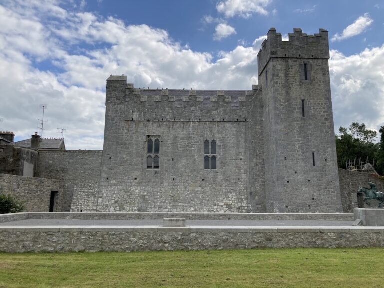 Desmond Castle, Newcastle West: A medieval Fitzgerald stronghold and hall