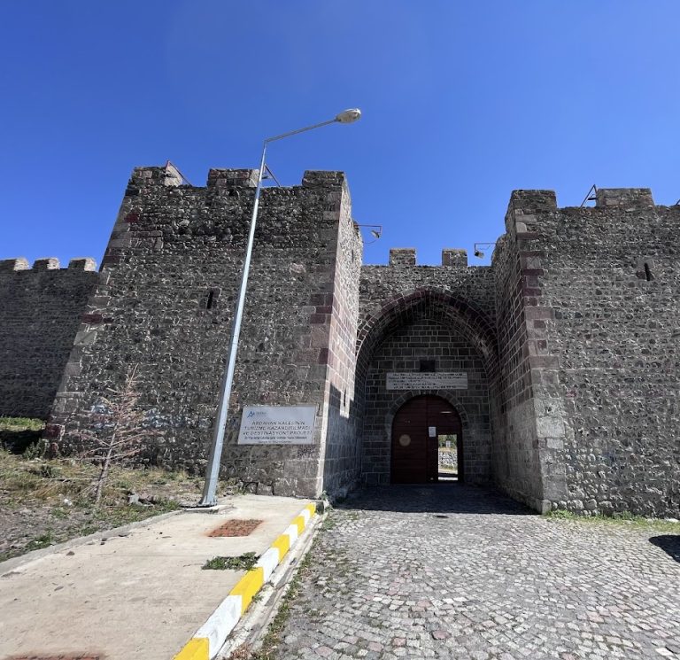 Ardahan Castle: A Medieval Georgian Fortress in Türkiye