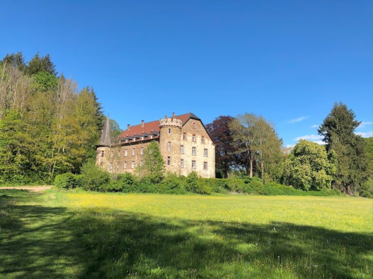 Castle Reckenberg: A Manor House on a Medieval Moated Castle Site in Germany