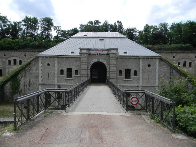 Fort du Bruissin: A Séré de Rivières Military Fort in France