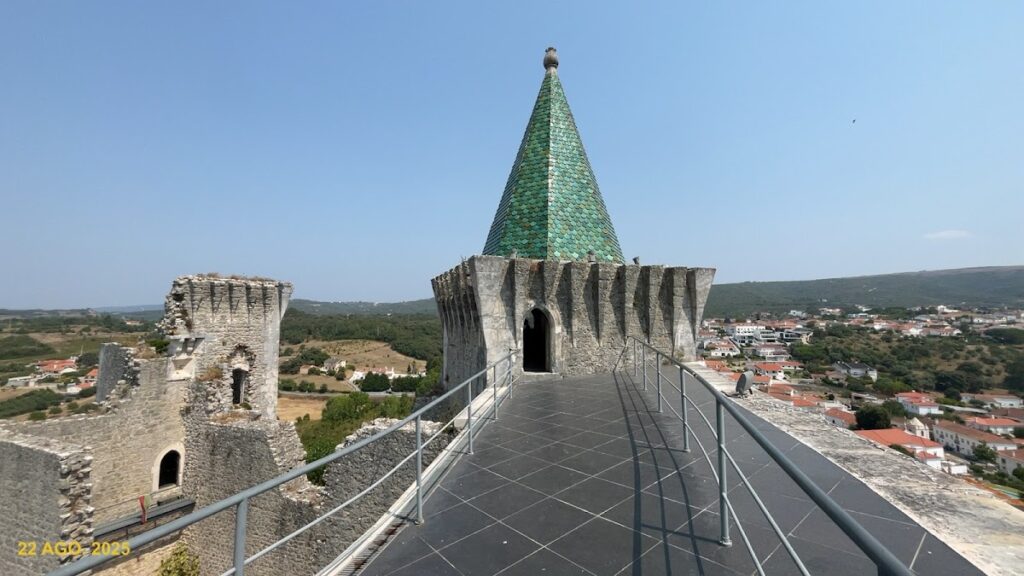 Castle of Mós: A Romanesque Fortification in Portugal 3 Castle of Mós