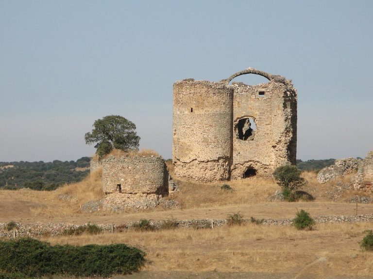Castle of Asmesnal: A Gothic Medieval Fortress in Spain