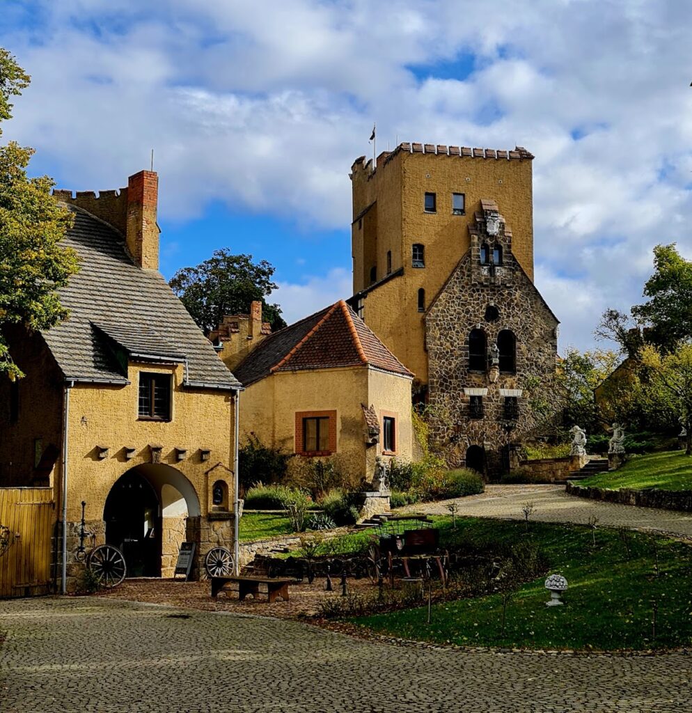 Roseburg: A Historicist Castle and Park in Germany 4 Roseburg