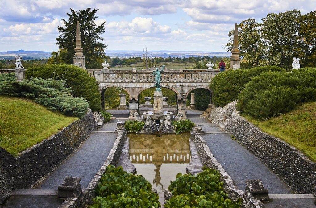 Roseburg: A Historicist Castle and Park in Germany 5 Roseburg