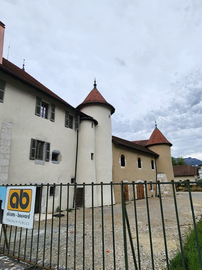 Château de Novel: A Former Fortified Residence in Annecy, France