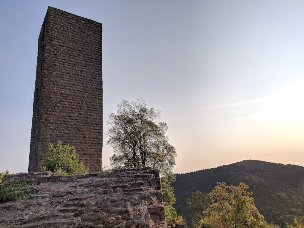 Scharfenberg Castle: A Hohenstaufen Rock Castle in Germany 3 Scharfenberg Castle