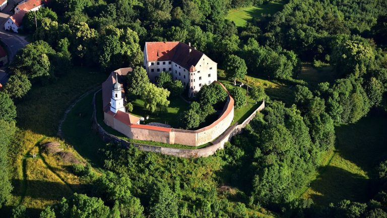 Burg Spielberg: A Medieval Hill Castle in Germany